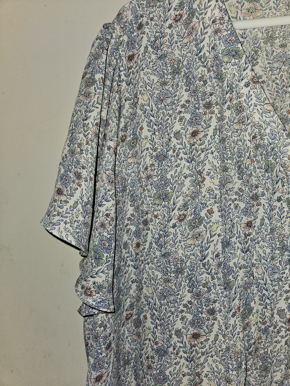 3X Rose + Olive Floral Blouse - Picture 4 of 5
